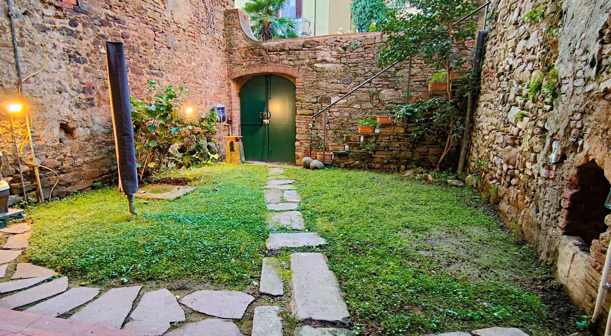 Il Patio Apartment Arezzo Bagian luar foto